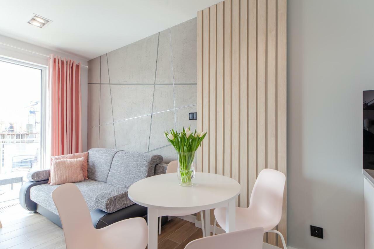 Apartment Pink Flamingo By Renters *